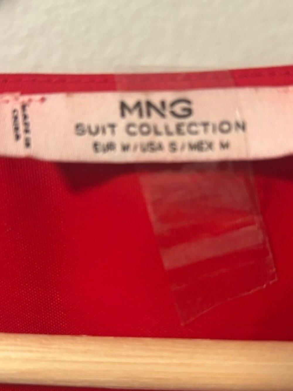 Red Women's Top size small - Picture 3 of 4